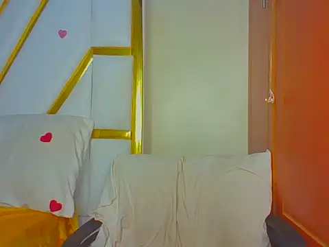 Snapshot of cutesmiling chatting on February 2026 03:44:02 PM cutesmiling online show from February 2026 03:44:02 PM