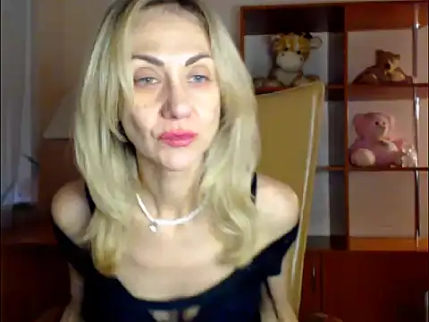 Snapshot of Tanya6547 chatting on December 2024 08:22:02 AM Tanya6547 online show from December 2024 08:22:02 AM