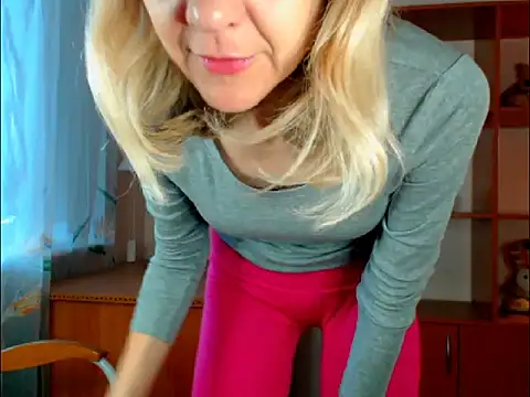 Snapshot of Tanya6547 chatting on October 2025 08:07:01 AM Tanya6547 online show from October 2025 08:07:01 AM