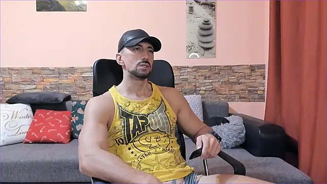 HotHunkTrainer online show from February 2025 09:27:01 AM