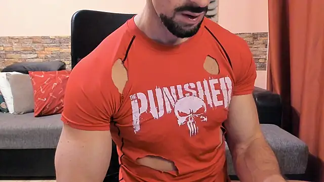 Snapshot of HotHunkTrainer chatting on January 2026 10:19:02 AM HotHunkTrainer online show from January 2026 10:19:02 AM