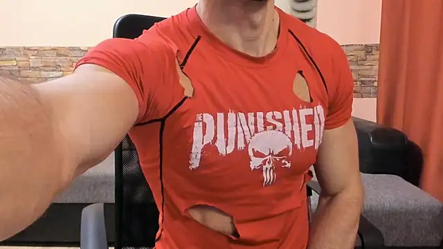 Snapshot of HotHunkTrainer chatting on February 2026 08:44:01 AM HotHunkTrainer online show from February 2026 08:44:01 AM