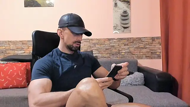 HotHunkTrainer online show from March 2026 08:41:02 AM