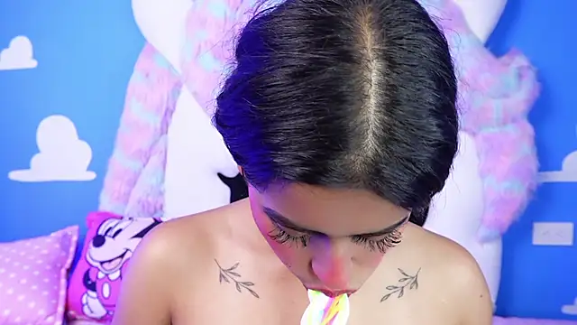 miss romyna online show from March 2025 08:22:01 PM