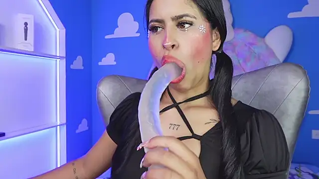 miss romyna online show from December 2025 11:08:01 AM