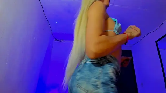 emperatrizhotwolf online show from March 2025 01:38:02 PM