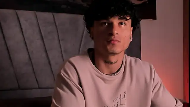 Thomas Fit1 online show from December 2025 02:50:01 AM