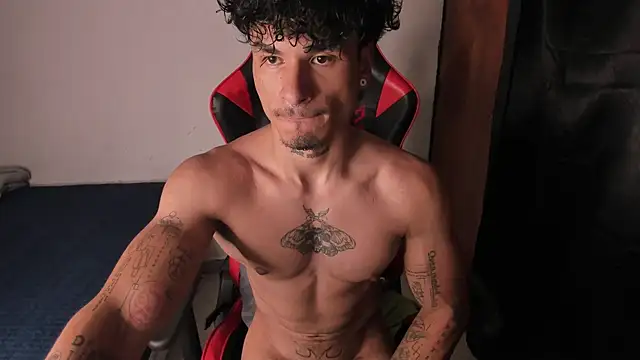 Snapshot of Thomas_Fit1 chatting on May 2026 02:50:01 AM Thomas Fit1 online show from May 2026 02:50:01 AM