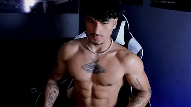 Snapshot of Thomas_Fit1 chatting on June 2026 12:14:01 AM Thomas Fit1 online show from June 2026 12:14:01 AM