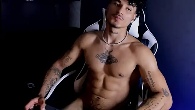 Snapshot of Thomas_Fit1 chatting on June 2026 01:28:02 AM Thomas Fit1 online show from June 2026 01:28:02 AM