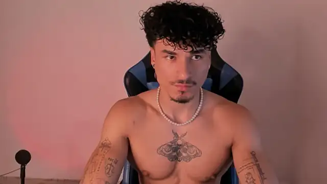 Snapshot of Thomas_Fit1 chatting on June 2026 04:04:02 AM Thomas Fit1 online show from June 2026 04:04:02 AM