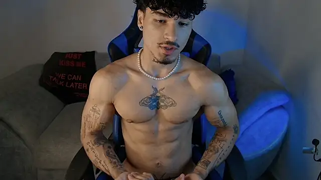 Snapshot of Thomas_Fit1 chatting on July 2026 12:33:02 PM Thomas Fit1 online show from July 2026 12:33:02 PM