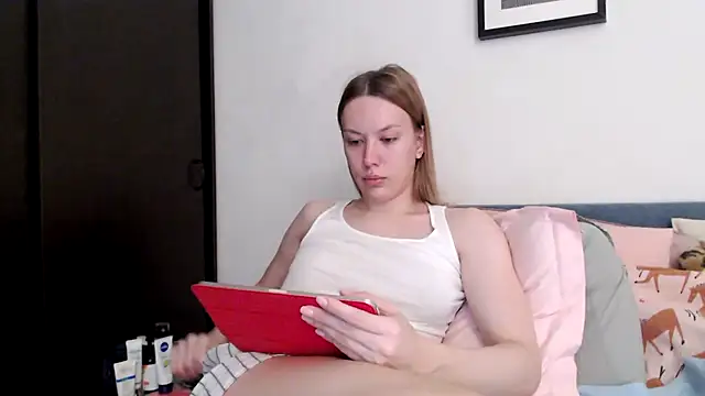 Scarlettford online show from November 2025 03:21:01 PM