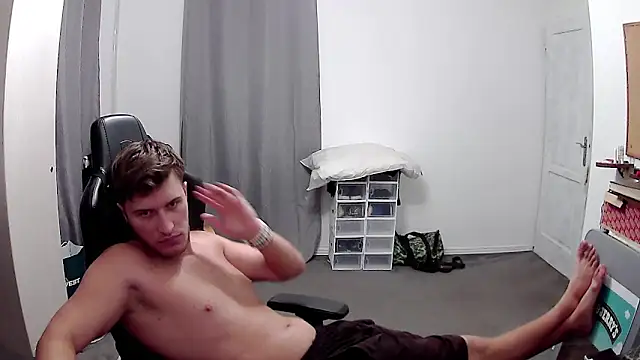 PKrisztian online show from September 2025 08:20:02 PM