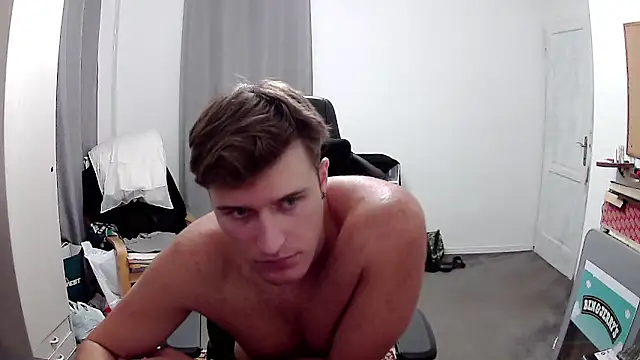 PKrisztian online show from September 2025 08:31:01 PM