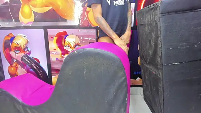 Grouphot naugthy online show from February 2025 03:39:01 PM