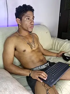 Snapshot of Palo_santo chatting on May 2026 05:19:02 PM Palo santo online show from May 2026 05:19:02 PM