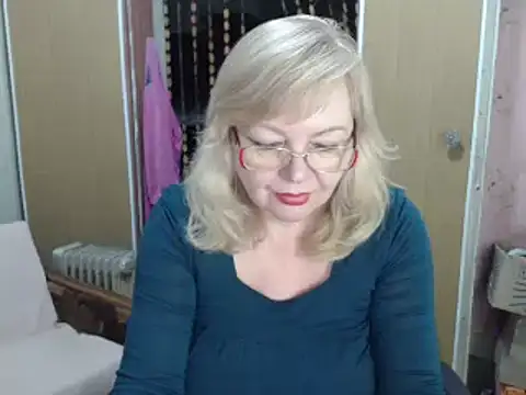 EvelynLoveShy online show from December 2024 02:31:02 PM