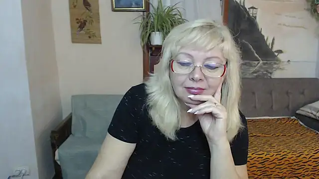 EvelynLoveShy online show from October 2025 07:03:02 PM