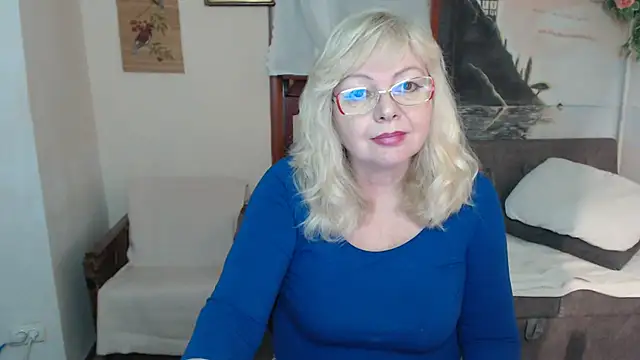 EvelynLoveShy online show from November 2025 05:45:02 PM