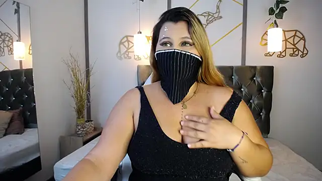 SalmaZaman online show from January 2025 07:37:01 PM