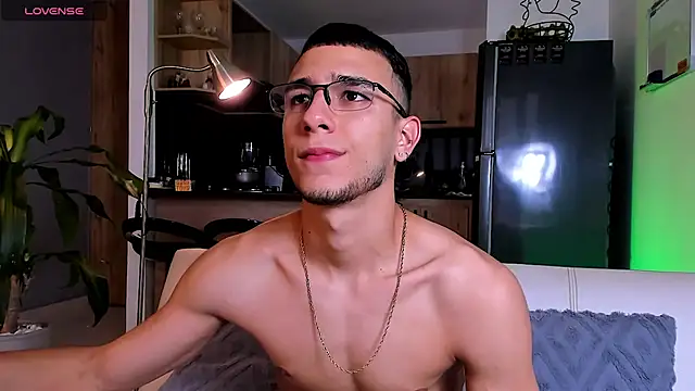 SymonPrince online show from October 2025 09:13:01 PM