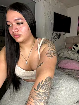 Snapshot of GemaGranadoss chatting on November 2025 03:04:01 AM GemaGranadoss online show from November 2025 03:04:01 AM