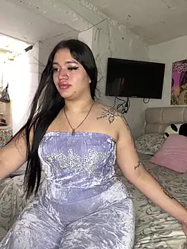 Snapshot of GemaGranadoss chatting on November 2025 03:45:01 PM GemaGranadoss online show from November 2025 03:45:01 PM