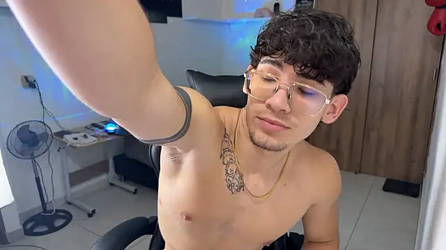 Kisan Smith online show from February 2026 10:41:02 PM