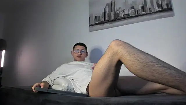 a lejandro 0 8 online show from March 2025 05:23:02 AM