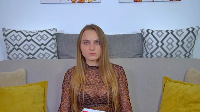 Snapshot of MelissaMelrey chatting on December 2024 11:01:01 AM MelissaMelrey online show from December 2024 11:01:01 AM