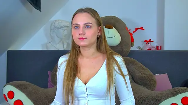 Snapshot of MelissaMelrey chatting on October 2025 10:04:01 AM MelissaMelrey online show from October 2025 10:04:01 AM