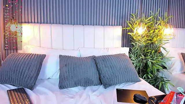 EmmilyCollson online show from September 2025 12:21:02 PM