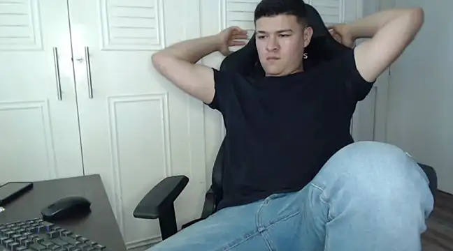 Plug Control online show from January 2025 07:00:02 PM