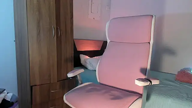 Carolinarossees online show from January 2025 11:13:02 PM