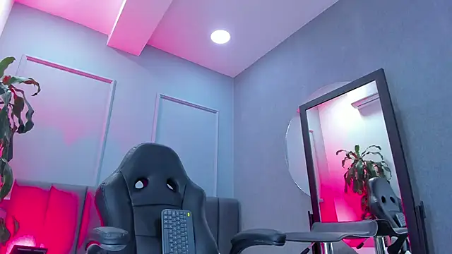 Snapshot of Elisa_castrillon chatting on November 2025 08:44:01 PM Elisa castrillon online show from November 2025 08:44:01 PM