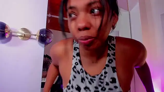 Snapshot of lia_mariana chatting on January 2025 05:05:01 PM lia mariana online show from January 2025 05:05:01 PM