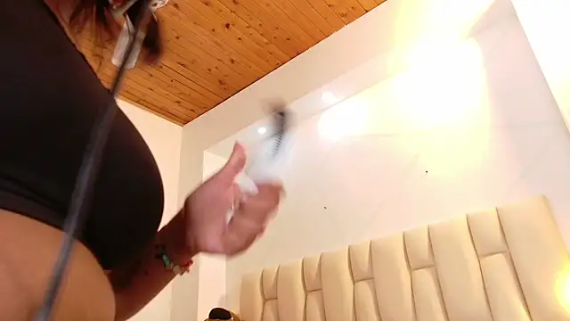 Snapshot of lia_mariana chatting on September 2025 11:59:02 PM lia mariana online show from September 2025 11:59:02 PM