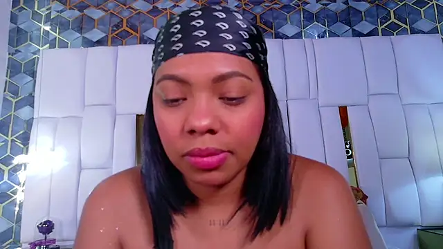 Snapshot of lia_mariana chatting on October 2025 12:37:01 PM lia mariana online show from October 2025 12:37:01 PM