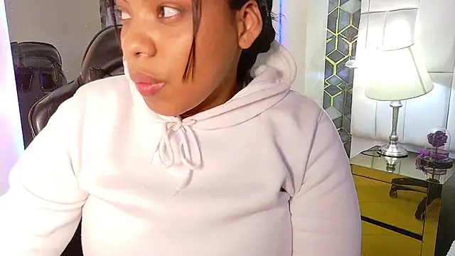 Snapshot of lia_mariana chatting on October 2025 01:18:01 PM lia mariana online show from October 2025 01:18:01 PM