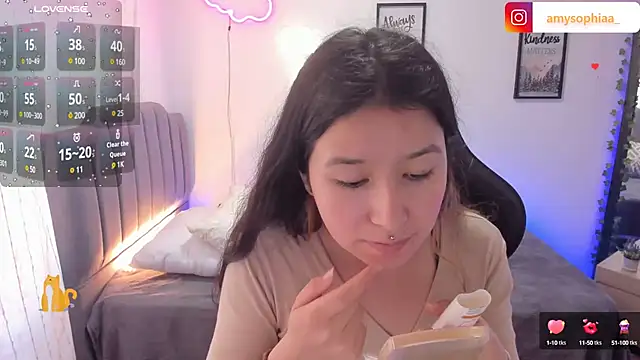 Amy joones online show from January 2025 01:53:01 PM