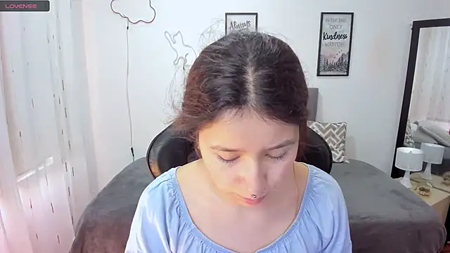 Amy joones online show from September 2025 11:33:02 AM