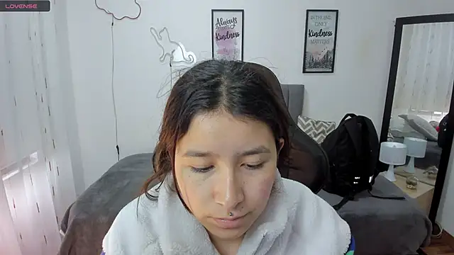 Amy joones online show from September 2025 12:18:01 PM