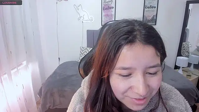 Amy joones online show from October 2025 01:11:01 PM