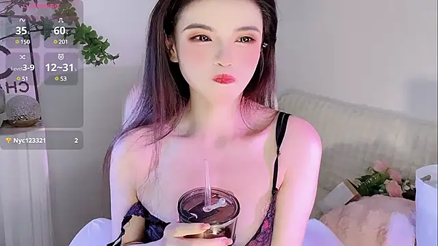 --xixi-- online show from February 2025 07:22:02 PM