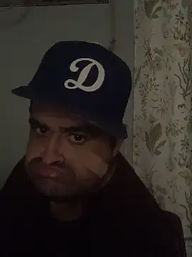 Snapshot of Miguel16i chatting on December 2024 03:32:01 AM Miguel16i online show from December 2024 03:32:01 AM