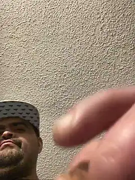 Snapshot of Miguel16i chatting on December 2024 07:22:01 AM Miguel16i online show from December 2024 07:22:01 AM