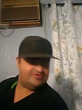 Snapshot of Miguel16i chatting on January 2025 01:35:01 AM Miguel16i online show from January 2025 01:35:01 AM