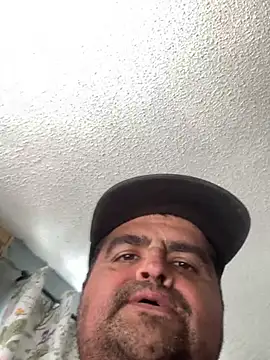 Snapshot of Miguel16i chatting on January 2025 07:32:02 PM Miguel16i online show from January 2025 07:32:02 PM