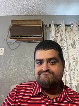 Snapshot of Miguel16i chatting on February 2025 06:06:01 PM Miguel16i online show from February 2025 06:06:01 PM